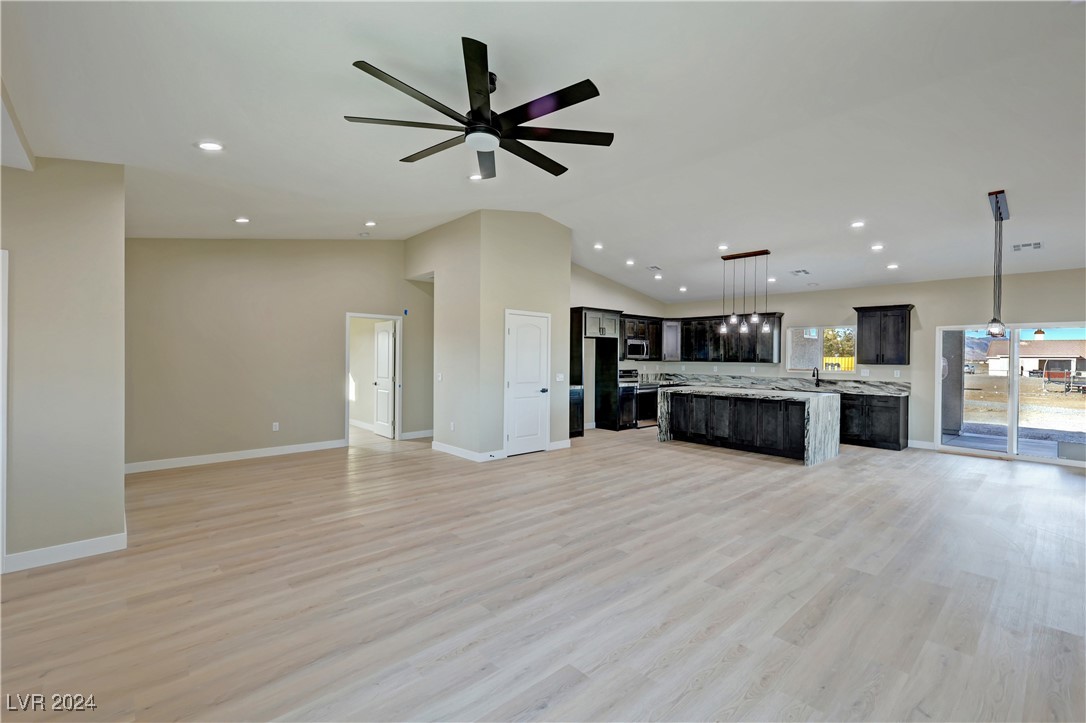 2800 Wisteria Way