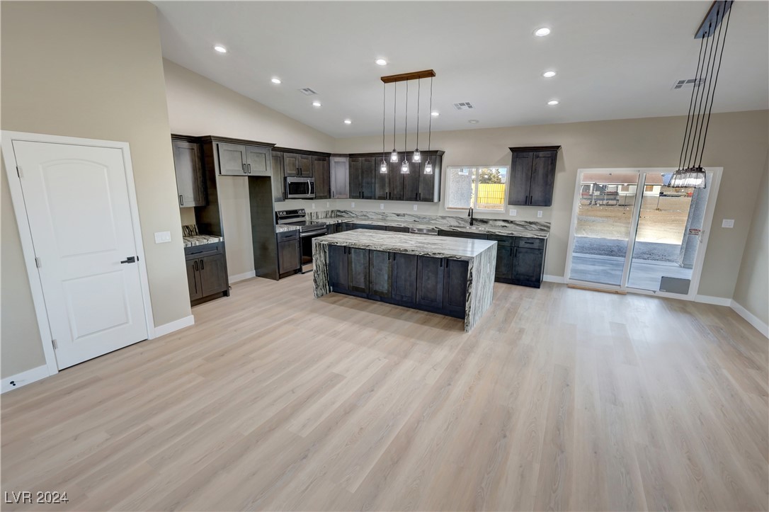 2800 Wisteria Way