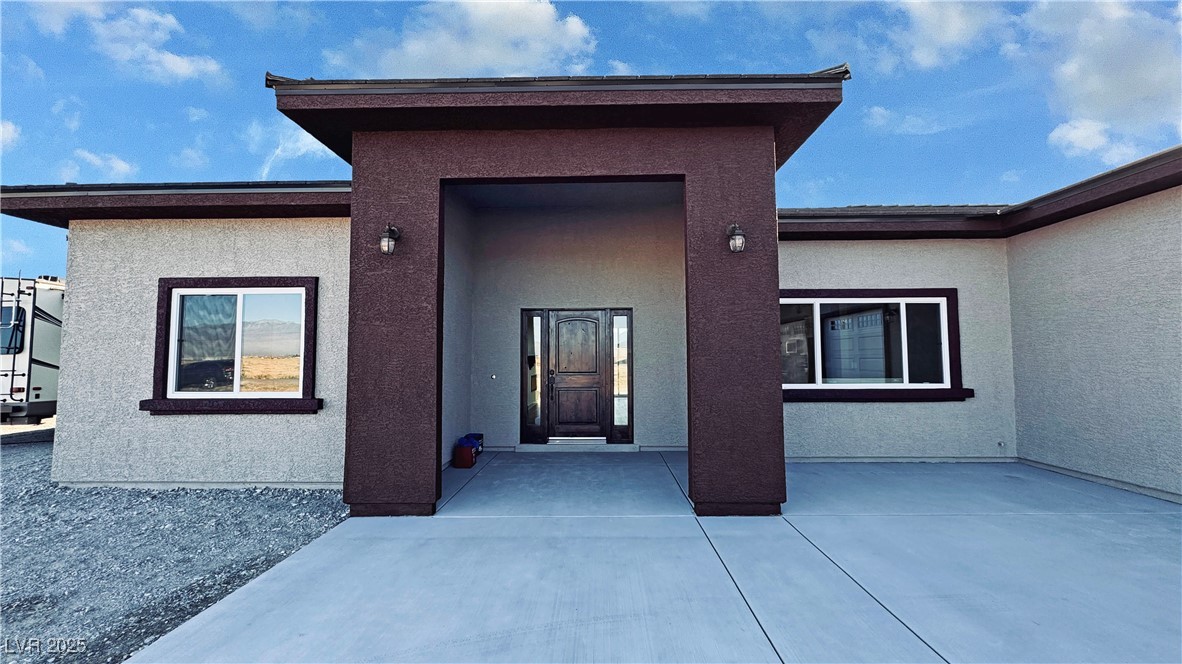 2801 West Wisteria Way