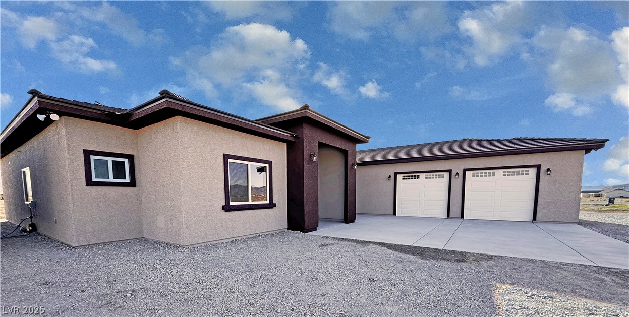 2801 West Wisteria Way