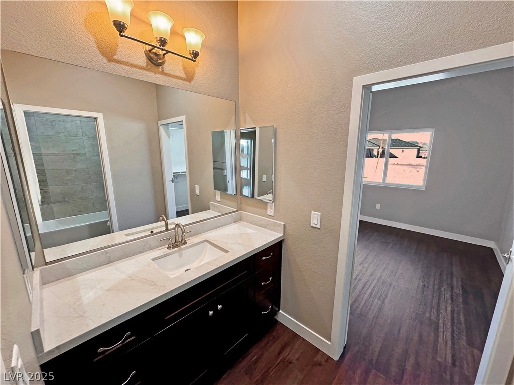 2801 West Wisteria Way