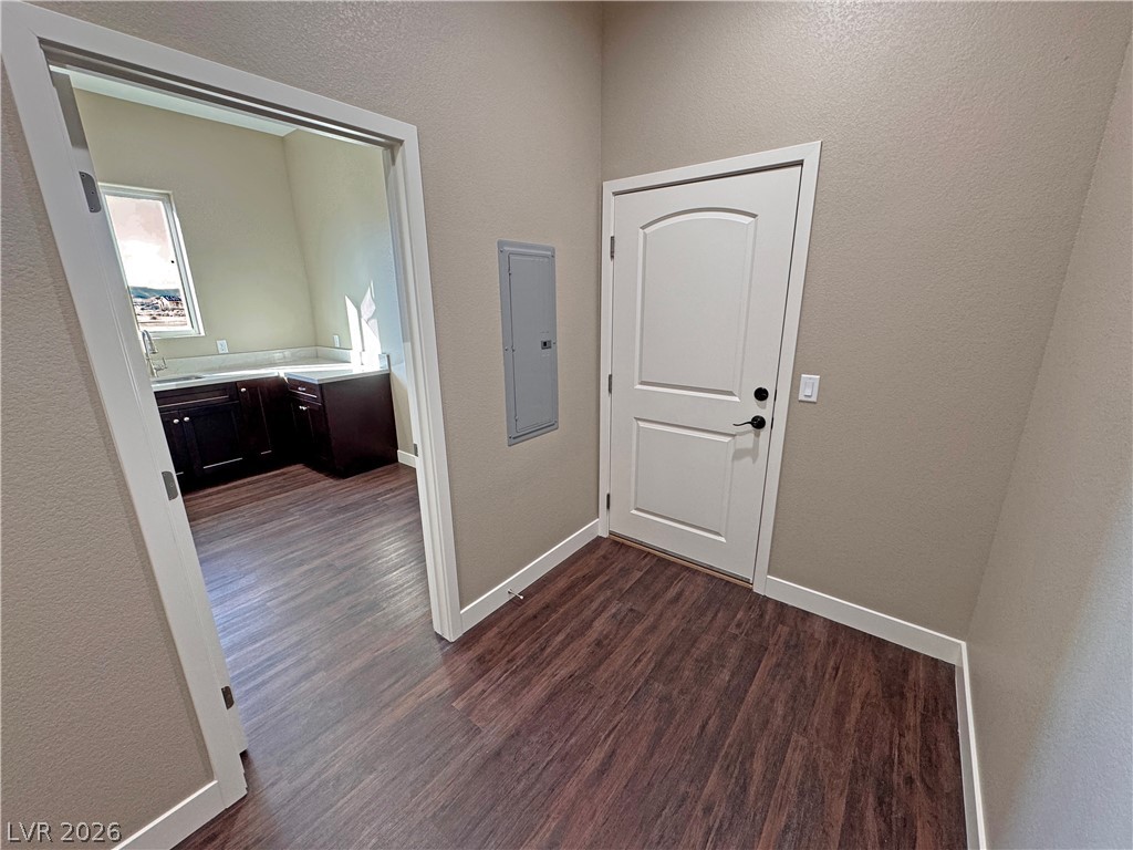 2801 West Wisteria Way