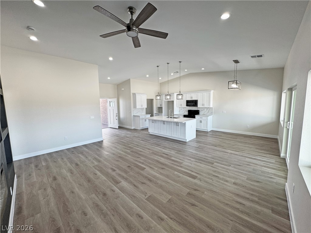 2950 Wisteria Way