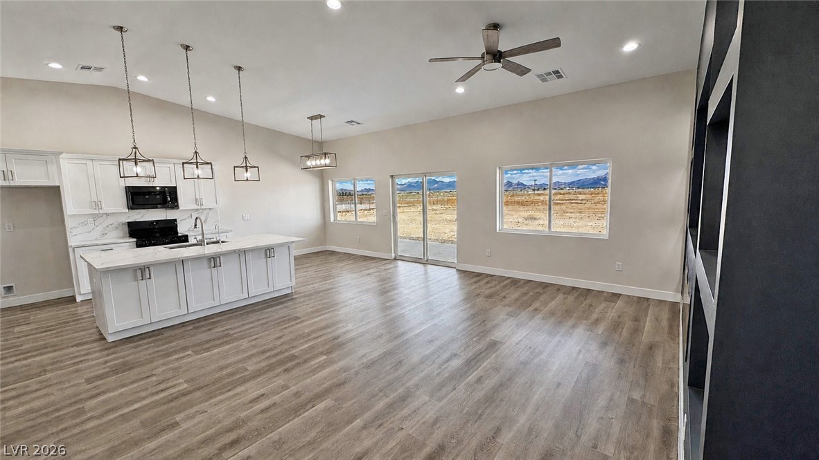 2950 Wisteria Way