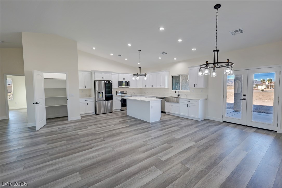 2111 West Carnation Way