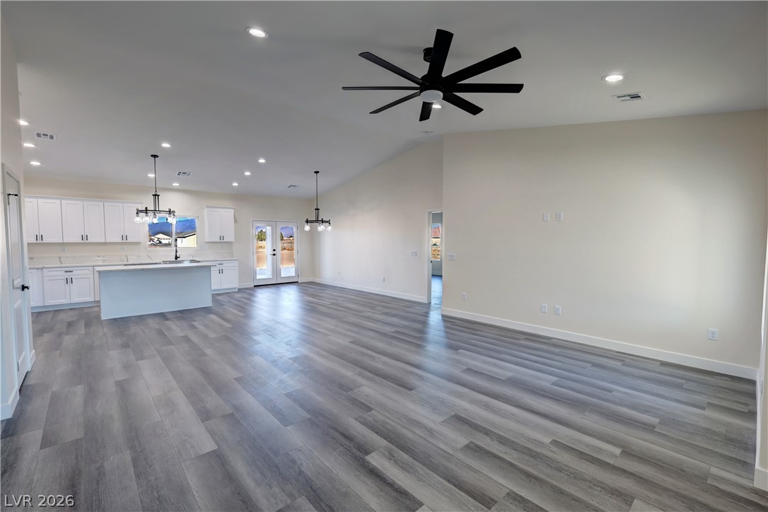 2111 West Carnation Way