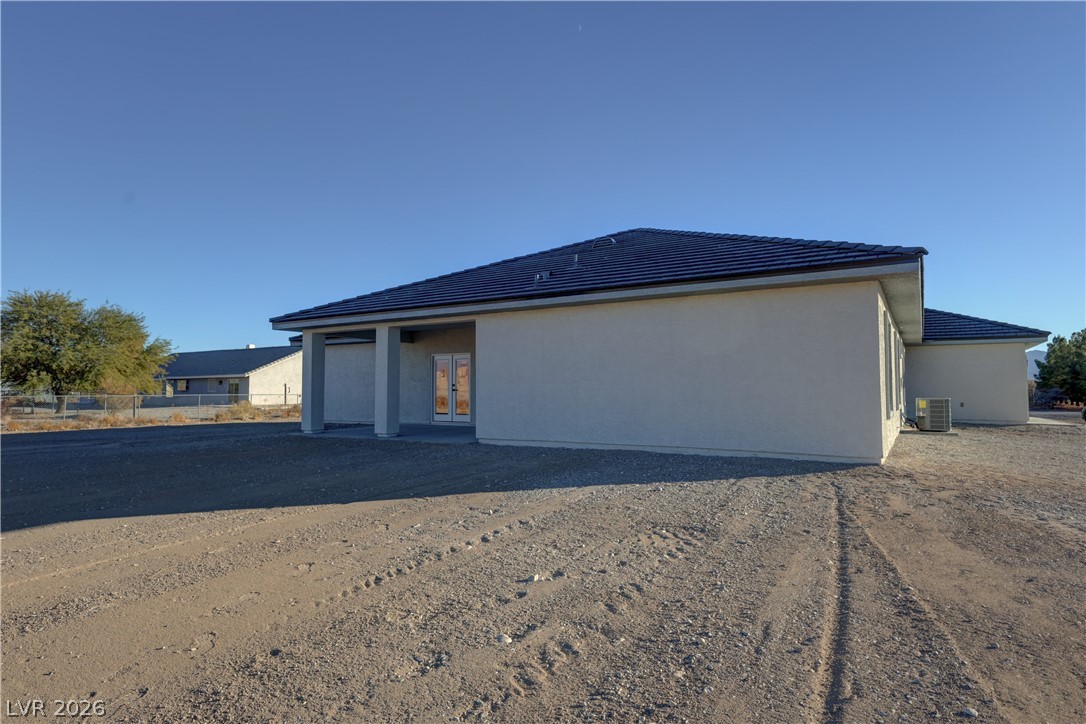 2111 West Carnation Way
