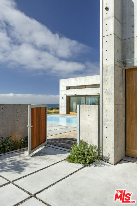 24689 Pacific Coast Hwy