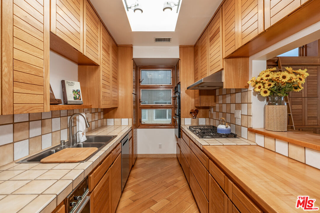 22664 PACIFIC COAST HWY Unit: 4