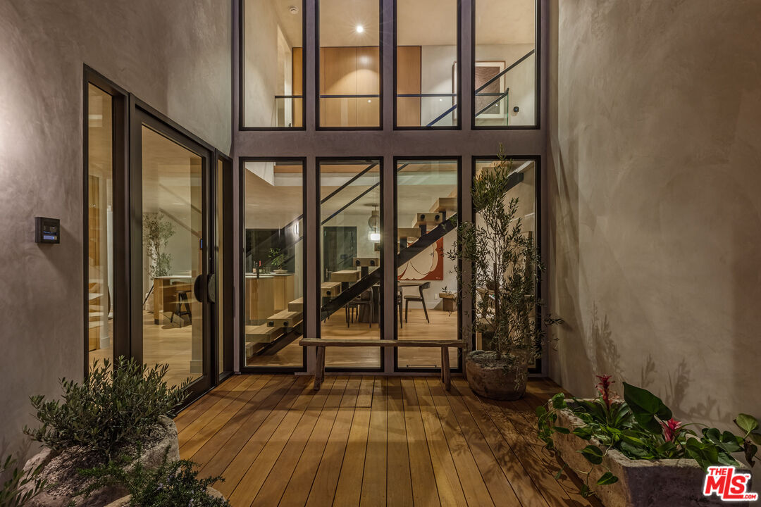 23505 Malibu Colony Rd