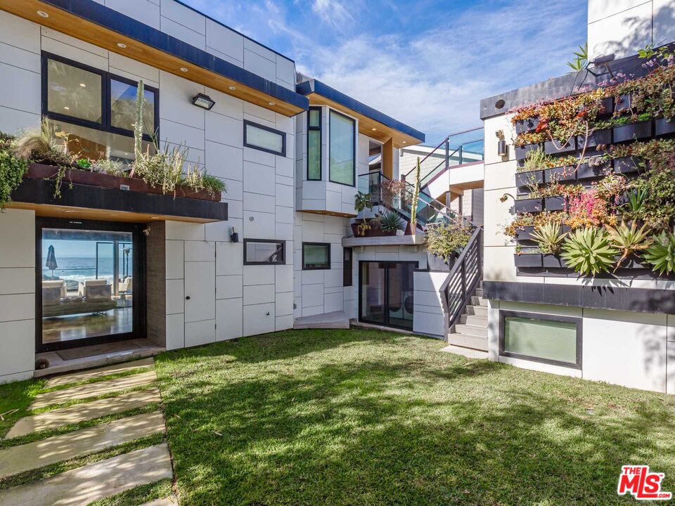 24958 Malibu Rd