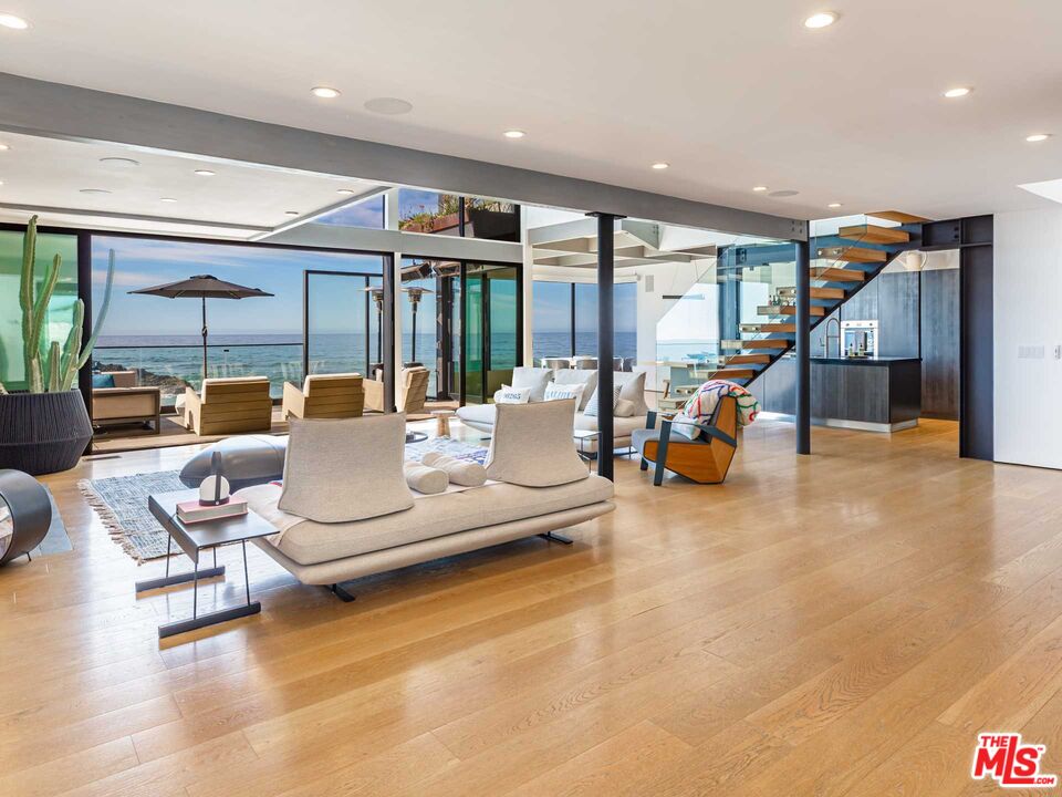 24958 Malibu Rd