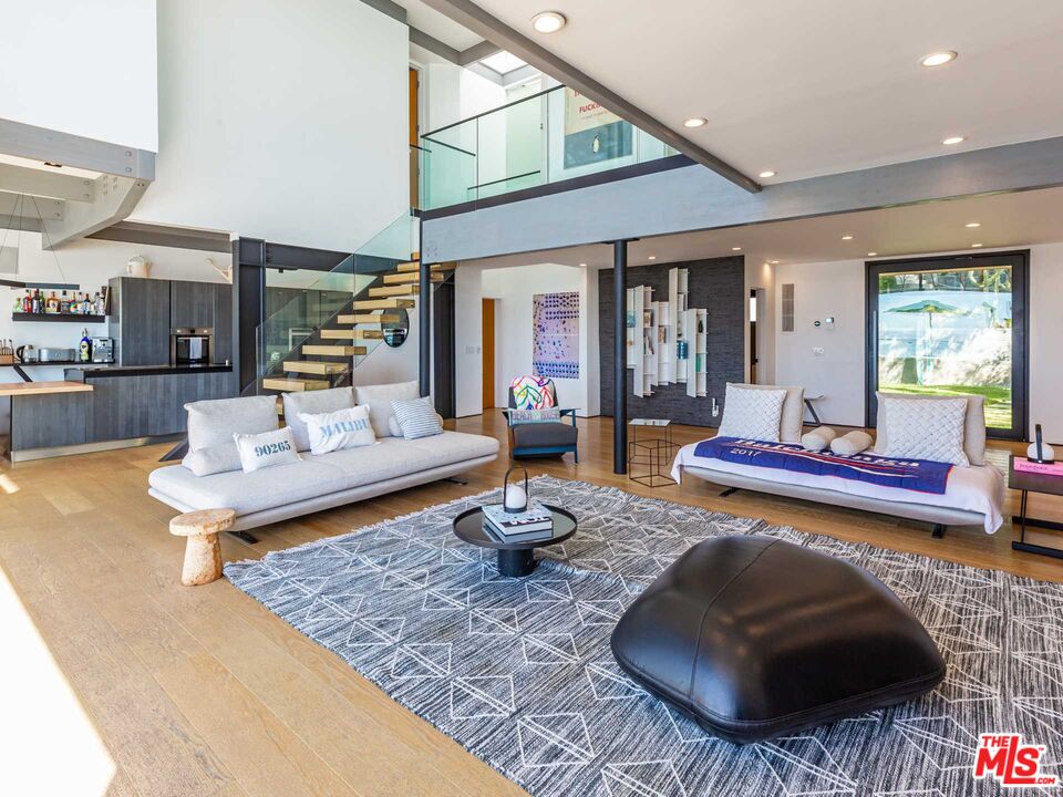 24958 Malibu Rd