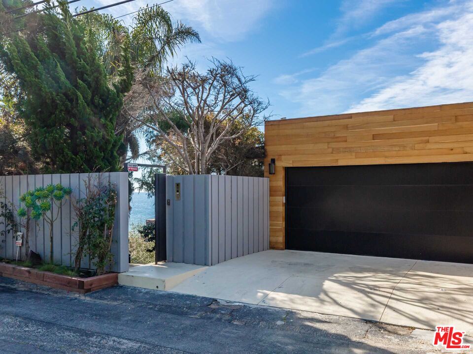 24958 Malibu Rd