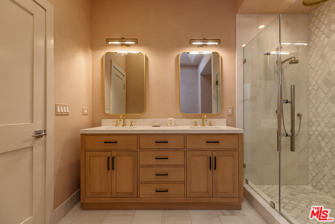 6485 Zuma View Pl Unit: 102