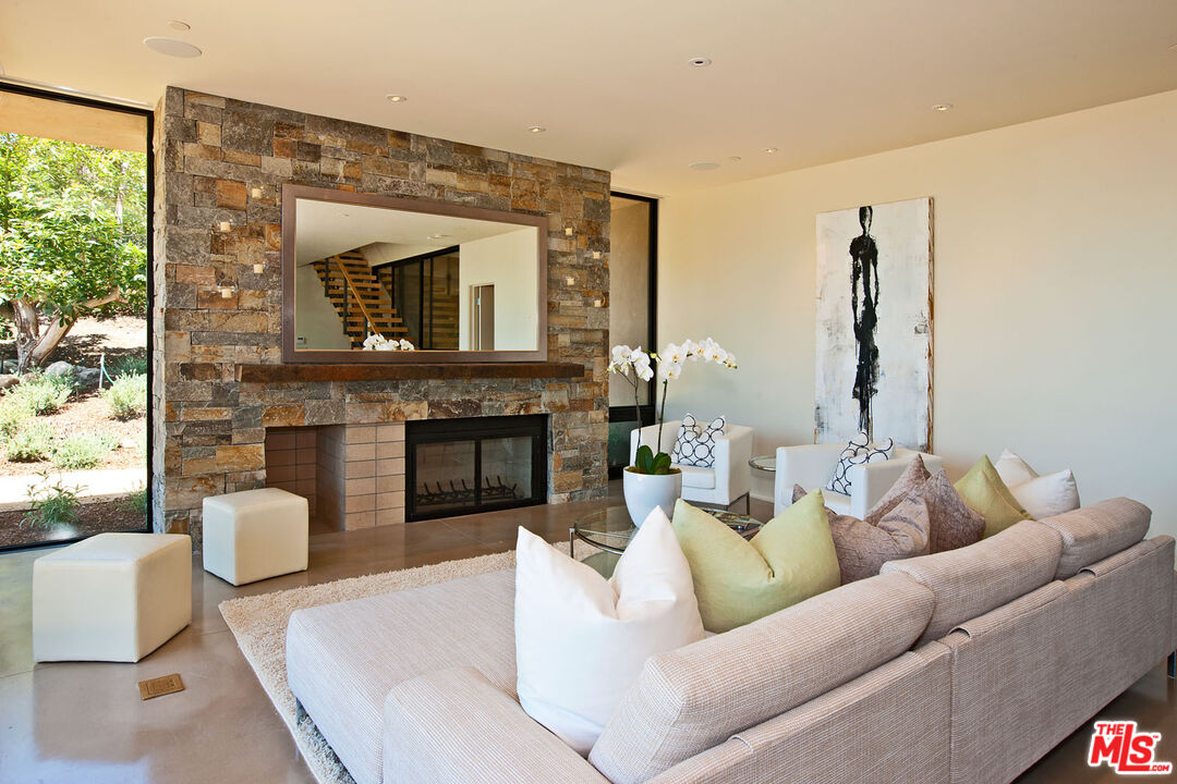 6228 Sycamore Meadows Dr