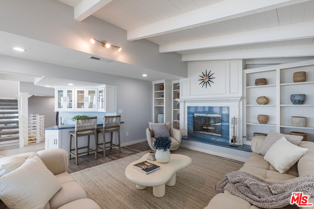 1448 Nathan Ln