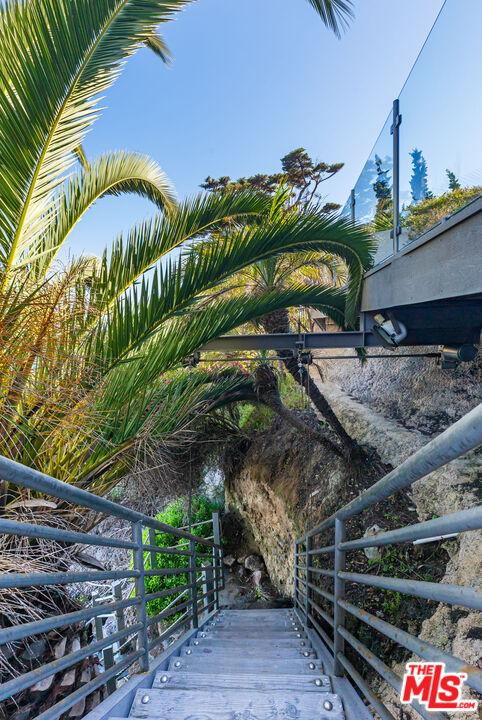 6525 Point Lechuza Dr