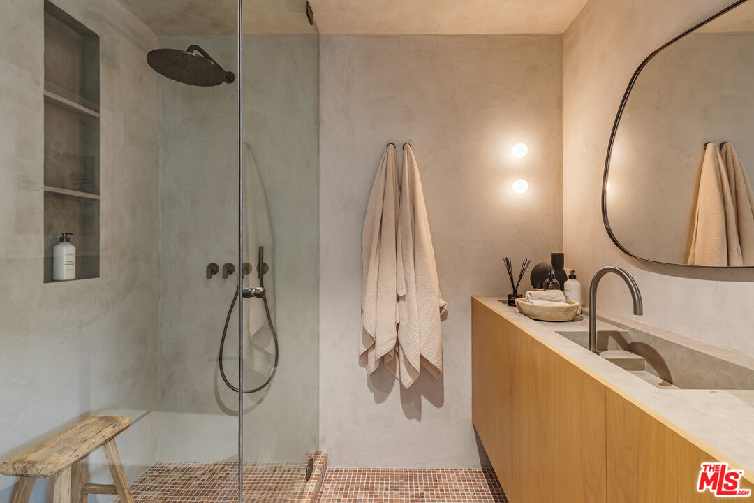 23505 Malibu Colony Rd