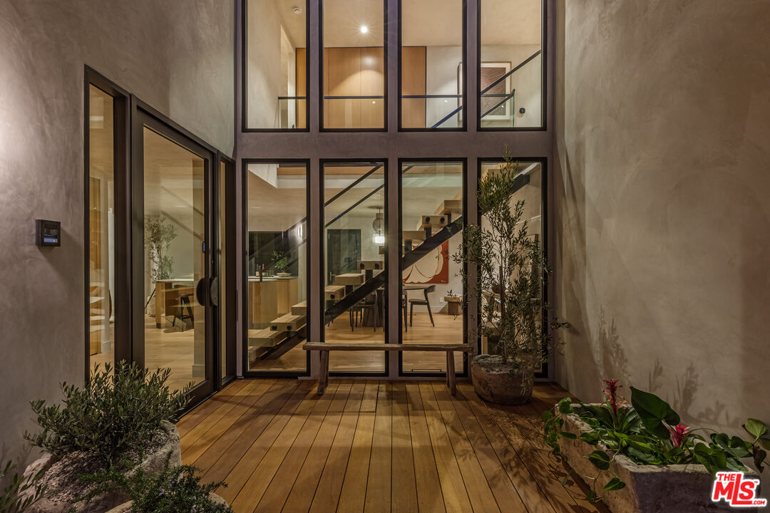 23505 Malibu Colony Rd