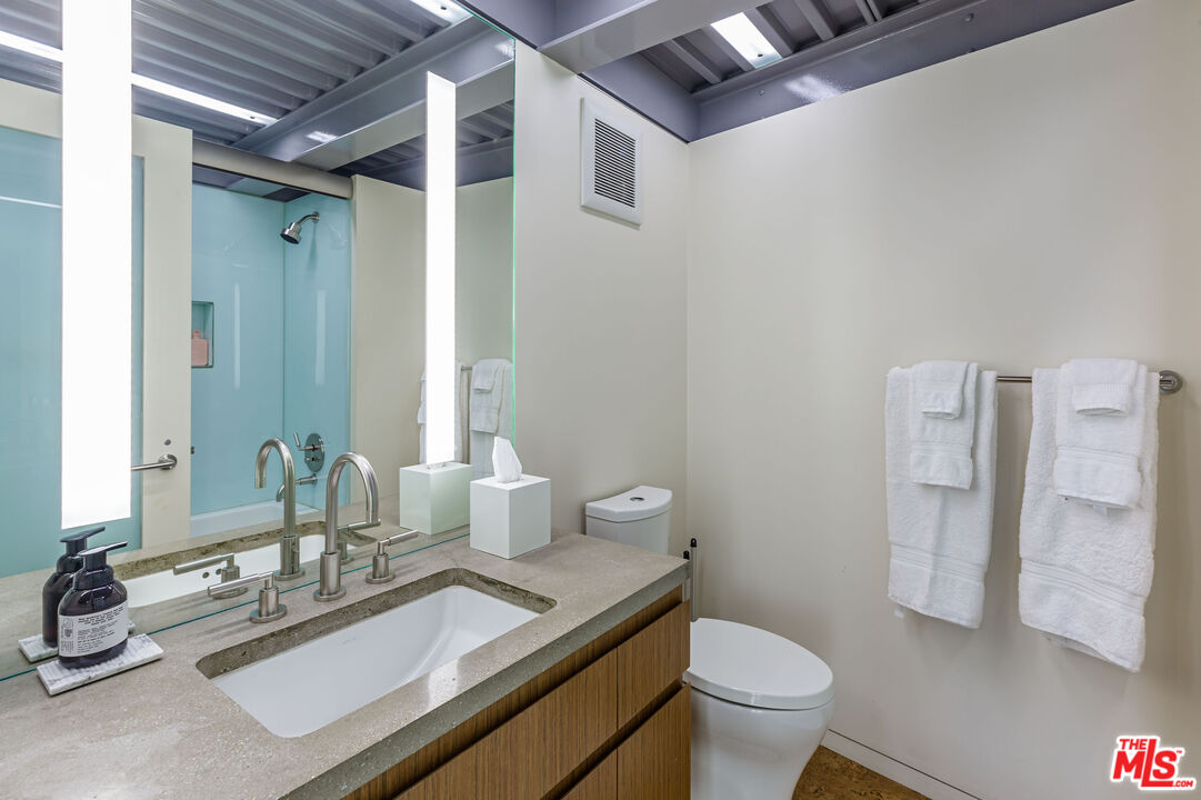 6525 Point Lechuza Dr