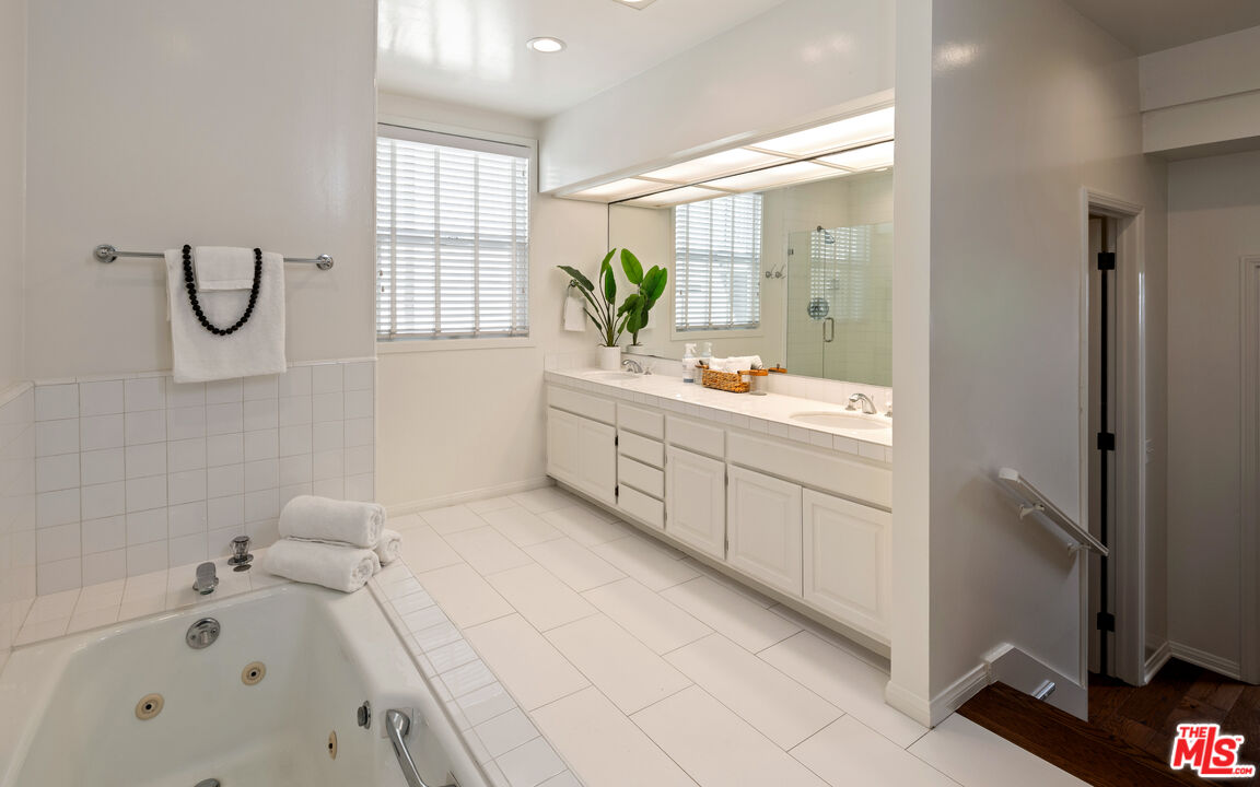 22664 Pacific Coast Hwy Unit: 2