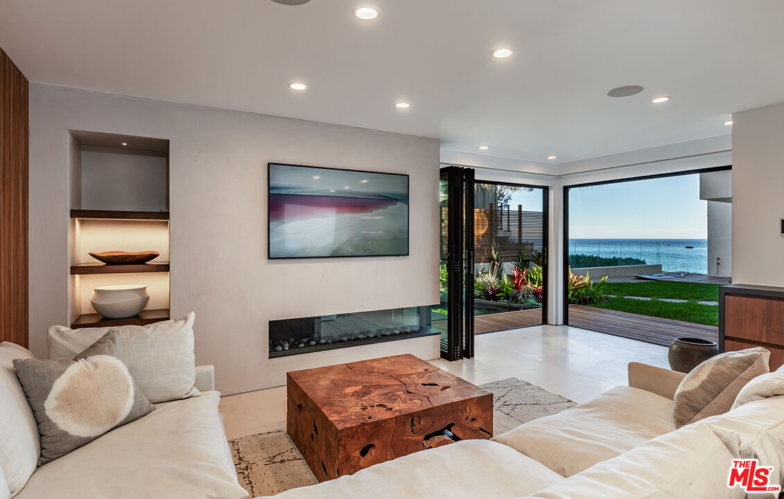 27308 Pacific Coast Hwy