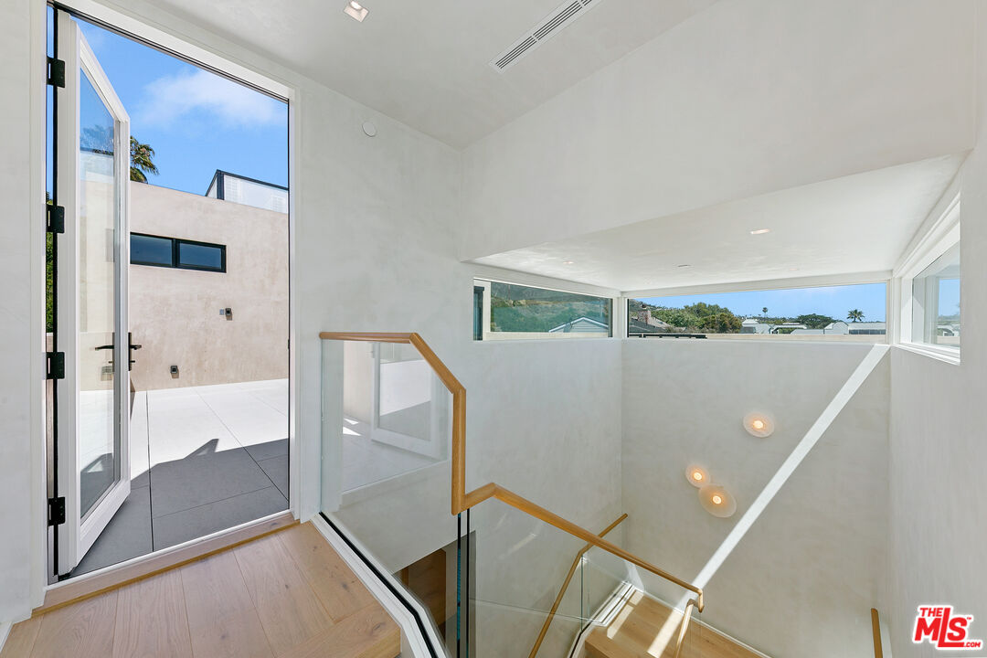 31224 Broad Beach Rd