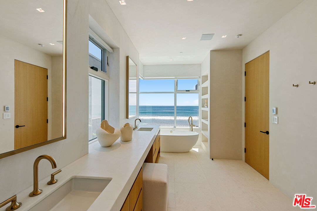 31224 Broad Beach Rd