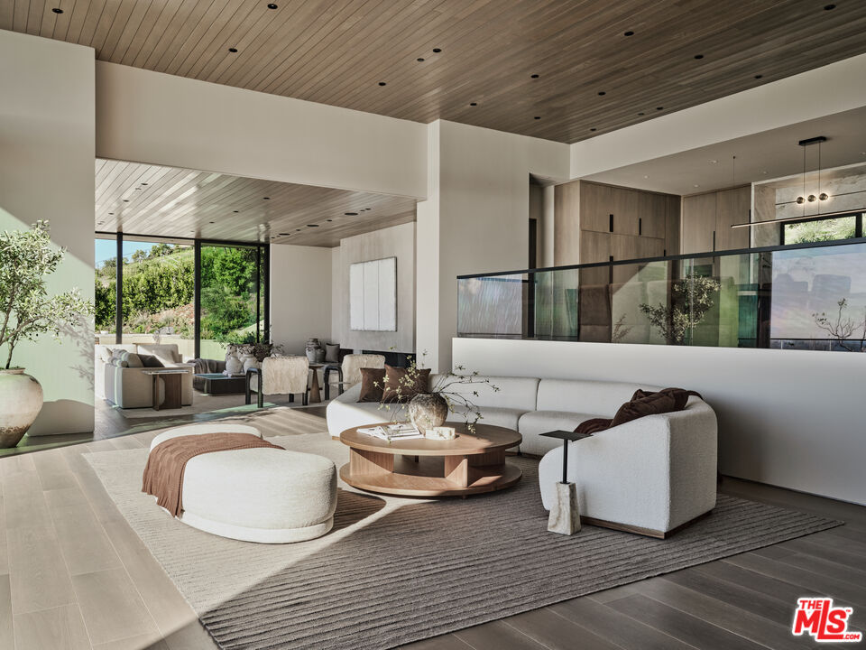 30010 Andromeda Ln