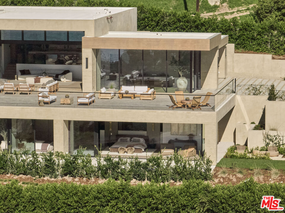 30010 Andromeda Ln