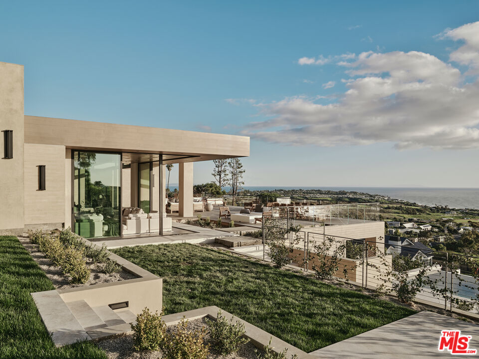 30010 Andromeda Ln
