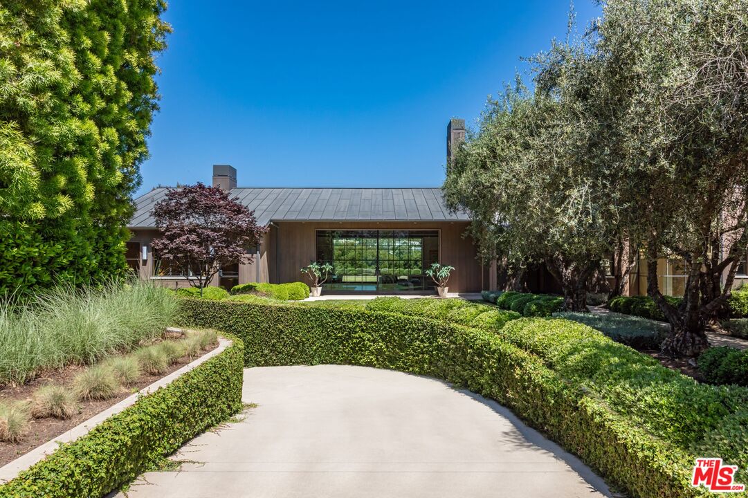 859 Woodacres Rd