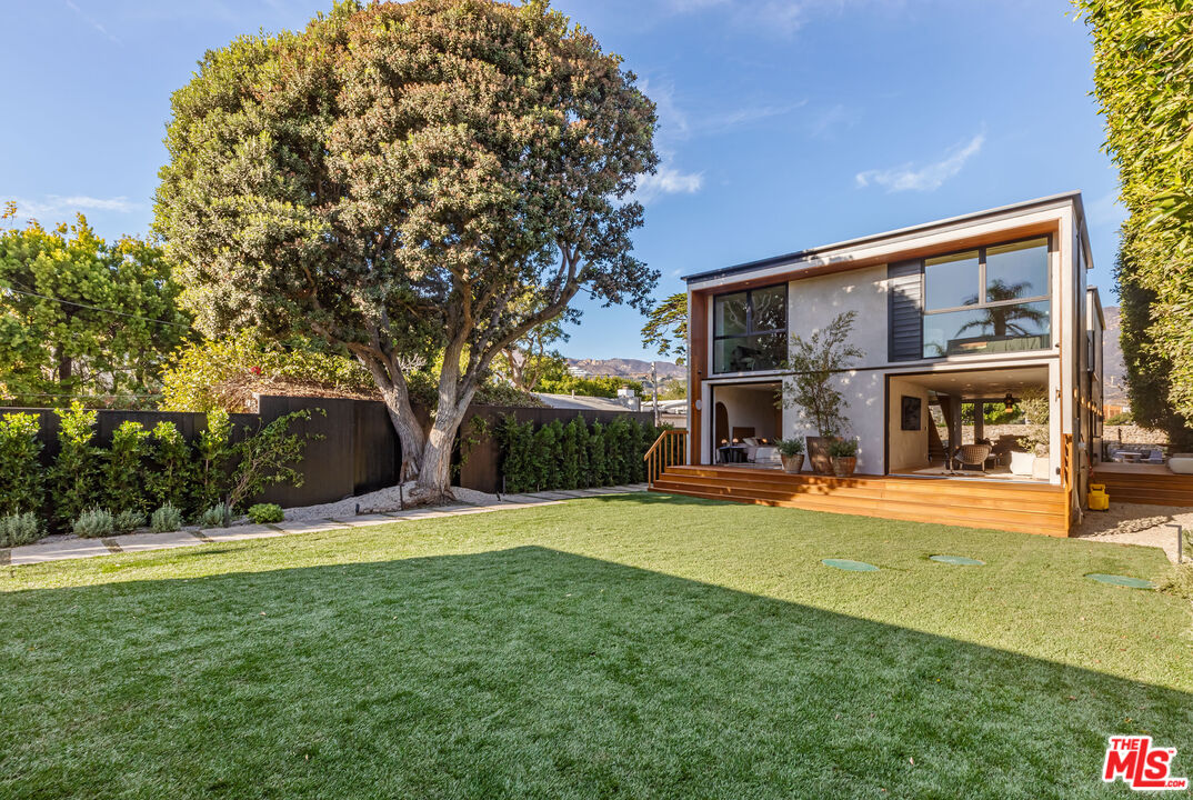 23505 Malibu Colony Rd