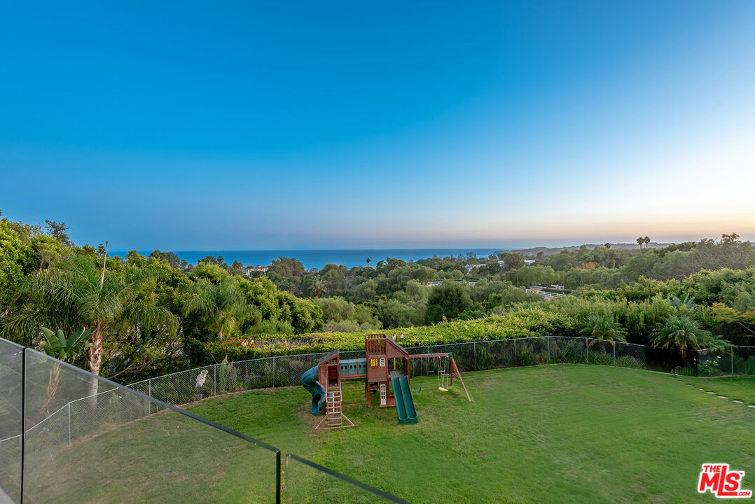 27551 Pacific Coast Hwy
