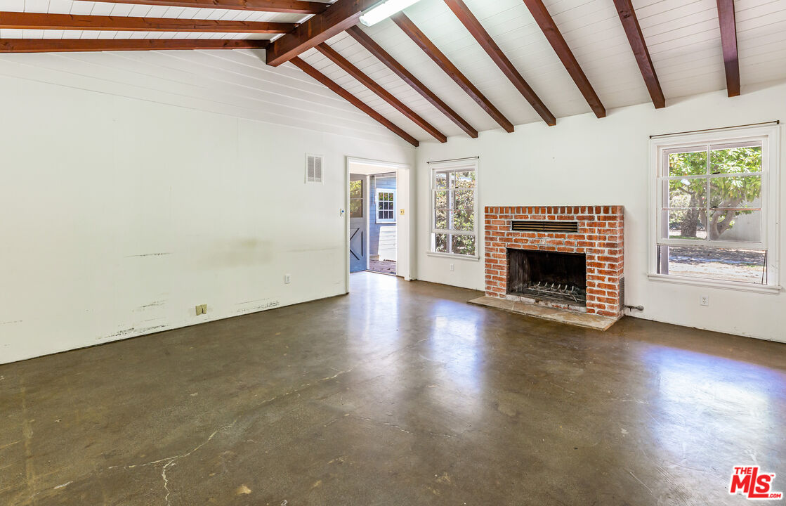 6225 Bonsall Dr