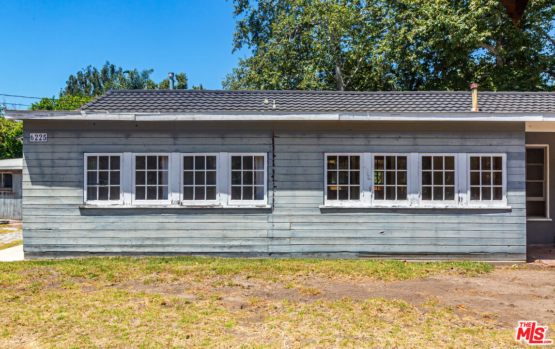 6225 Bonsall Dr