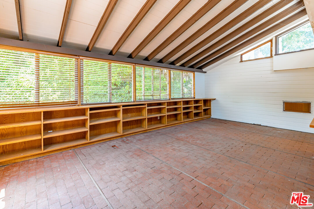 6225 Bonsall Dr