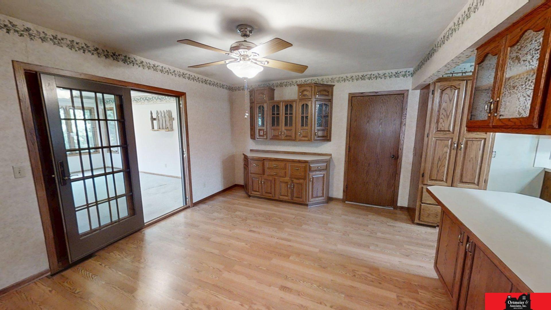 952 E Sherman Street