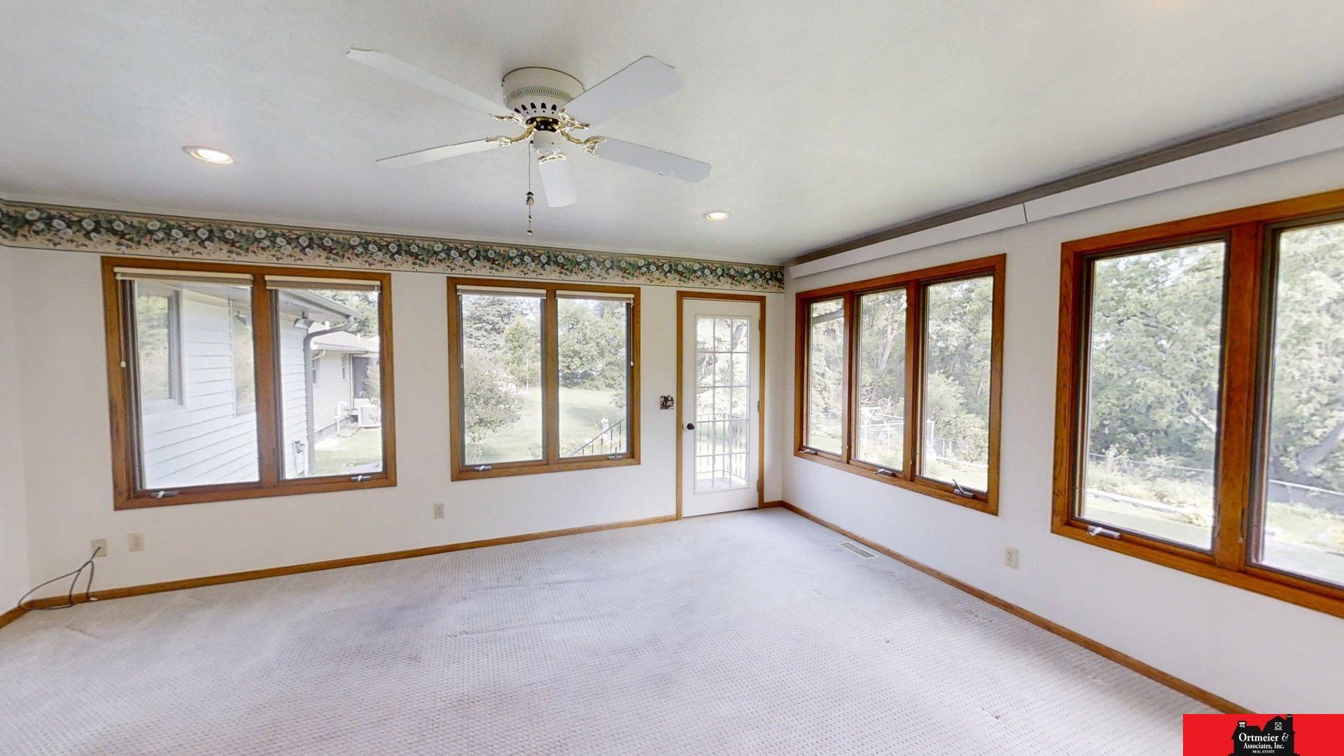 952 E Sherman Street