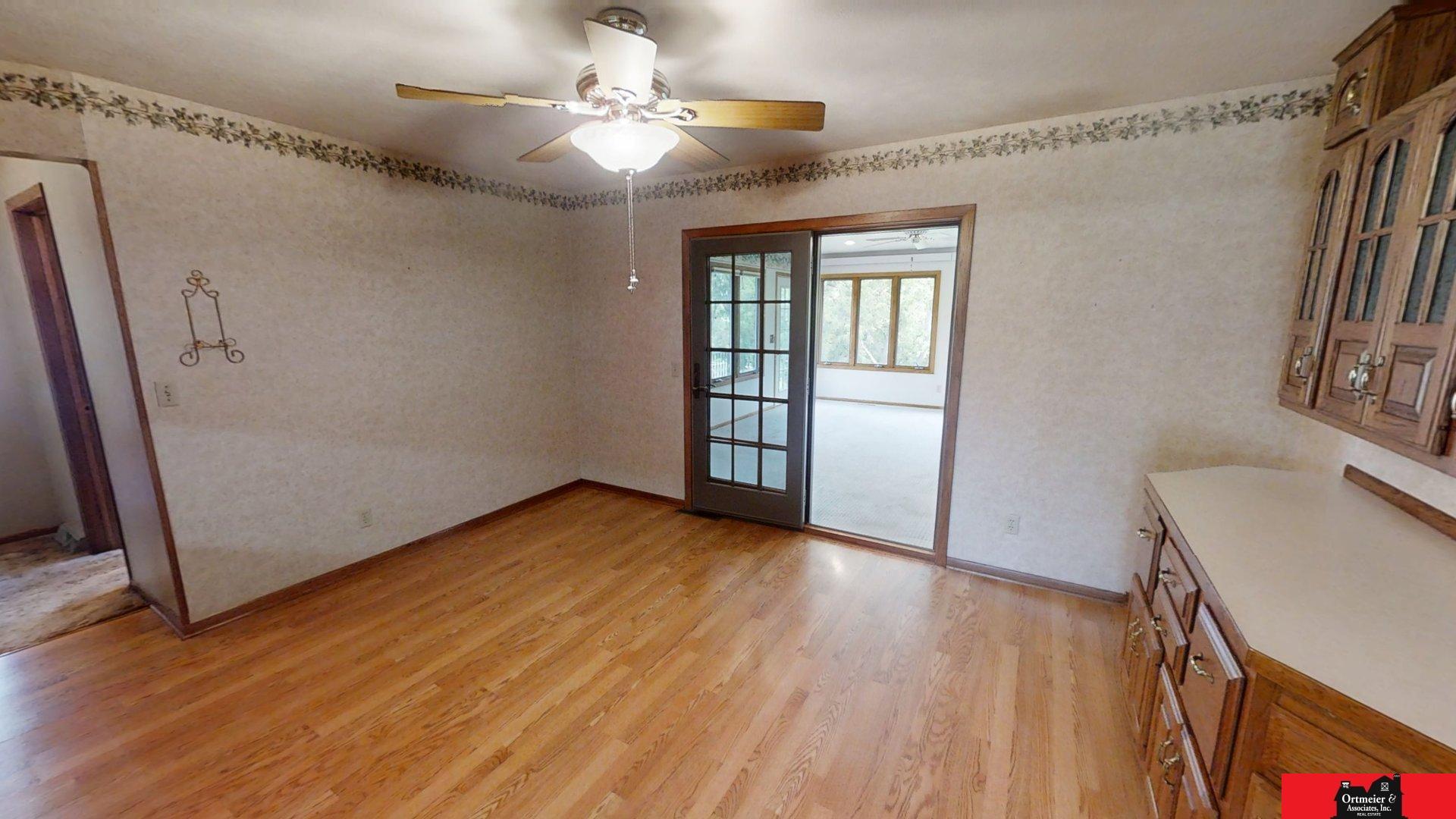 952 E Sherman Street