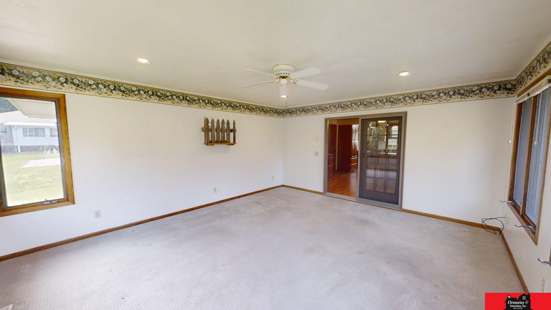 952 E Sherman Street