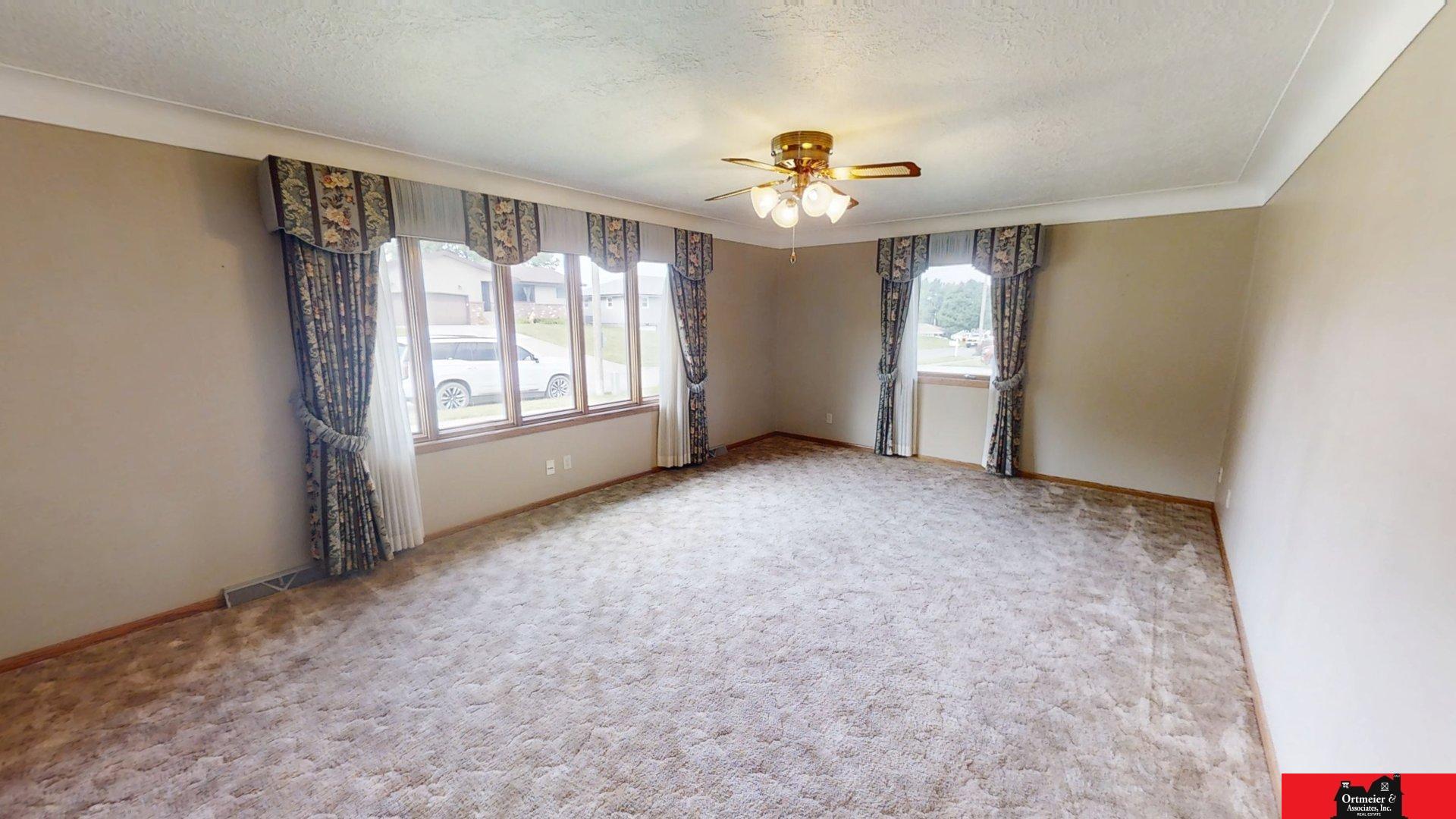 952 E Sherman Street