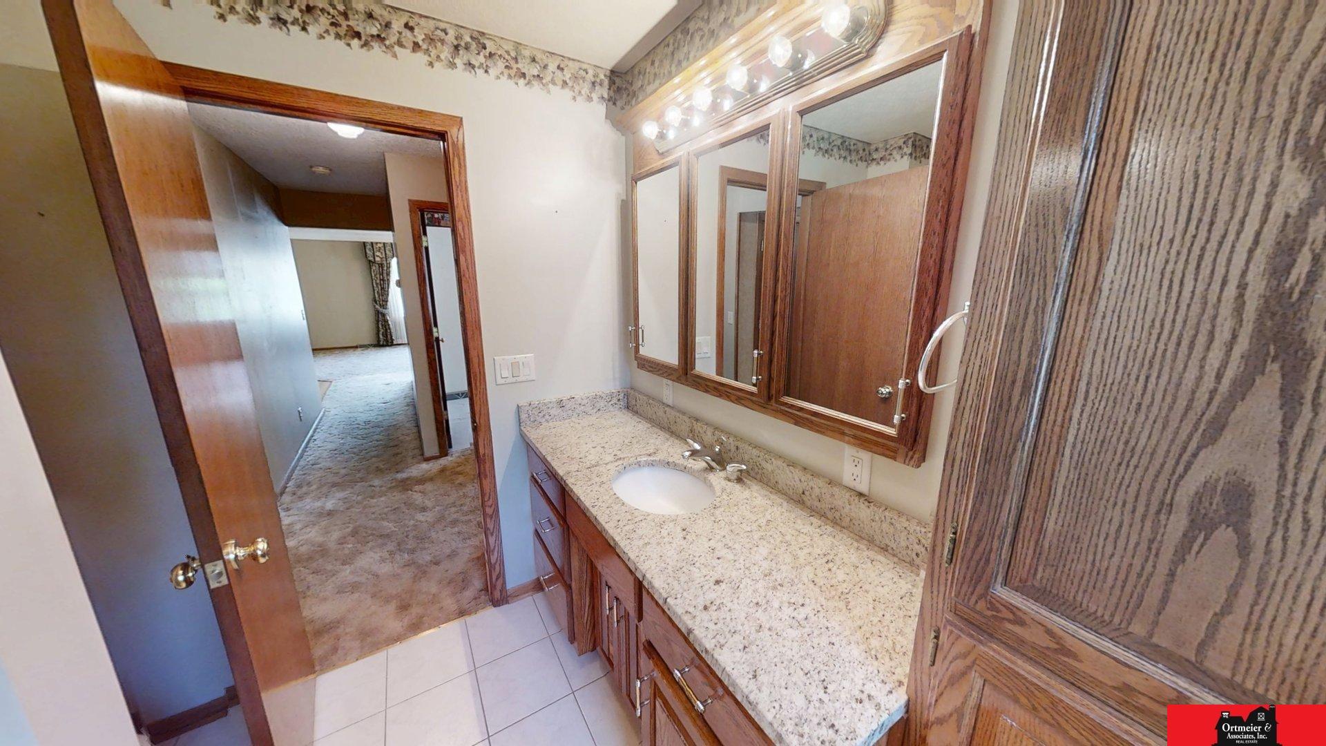 952 E Sherman Street