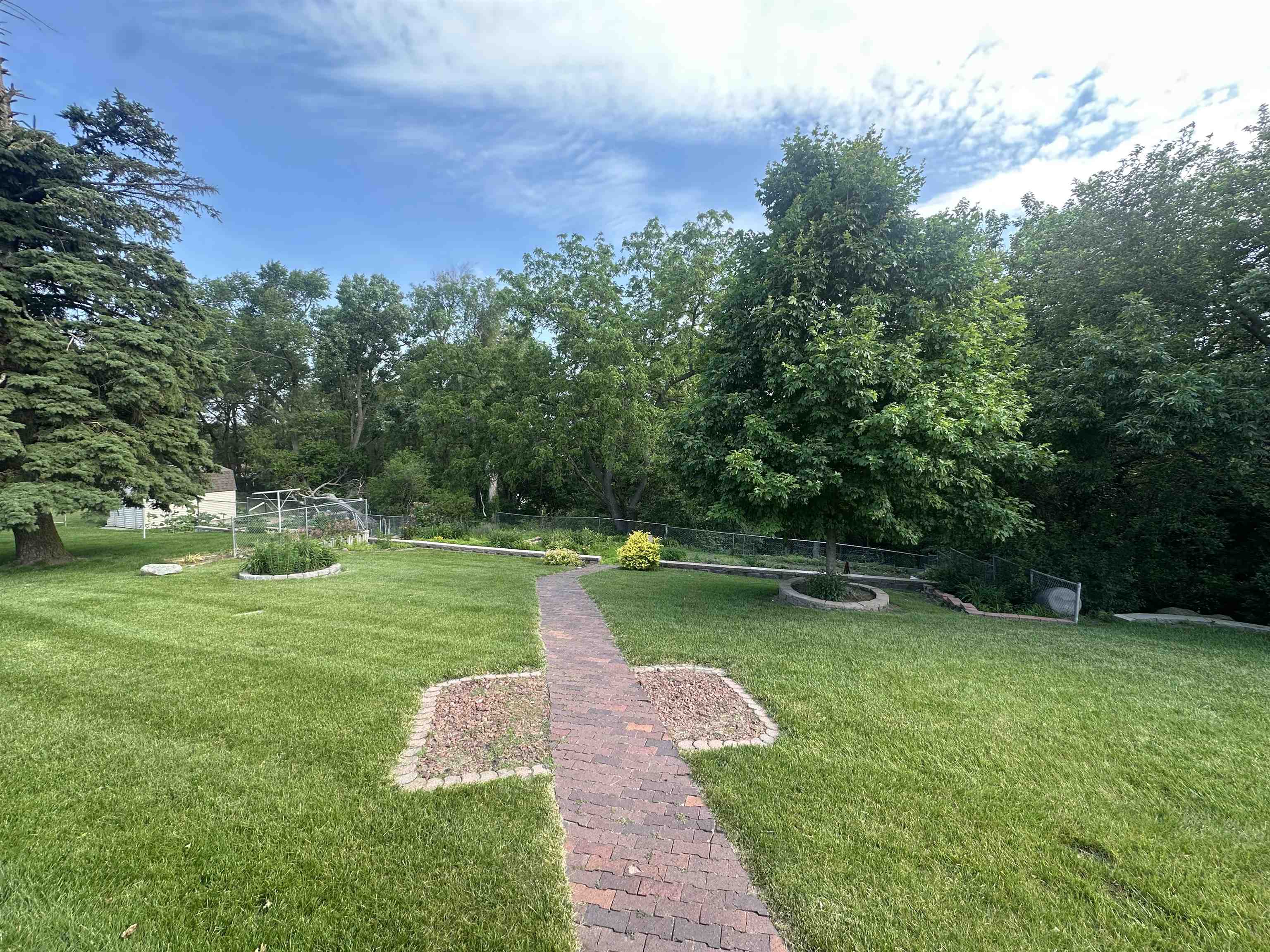 952 E Sherman Street