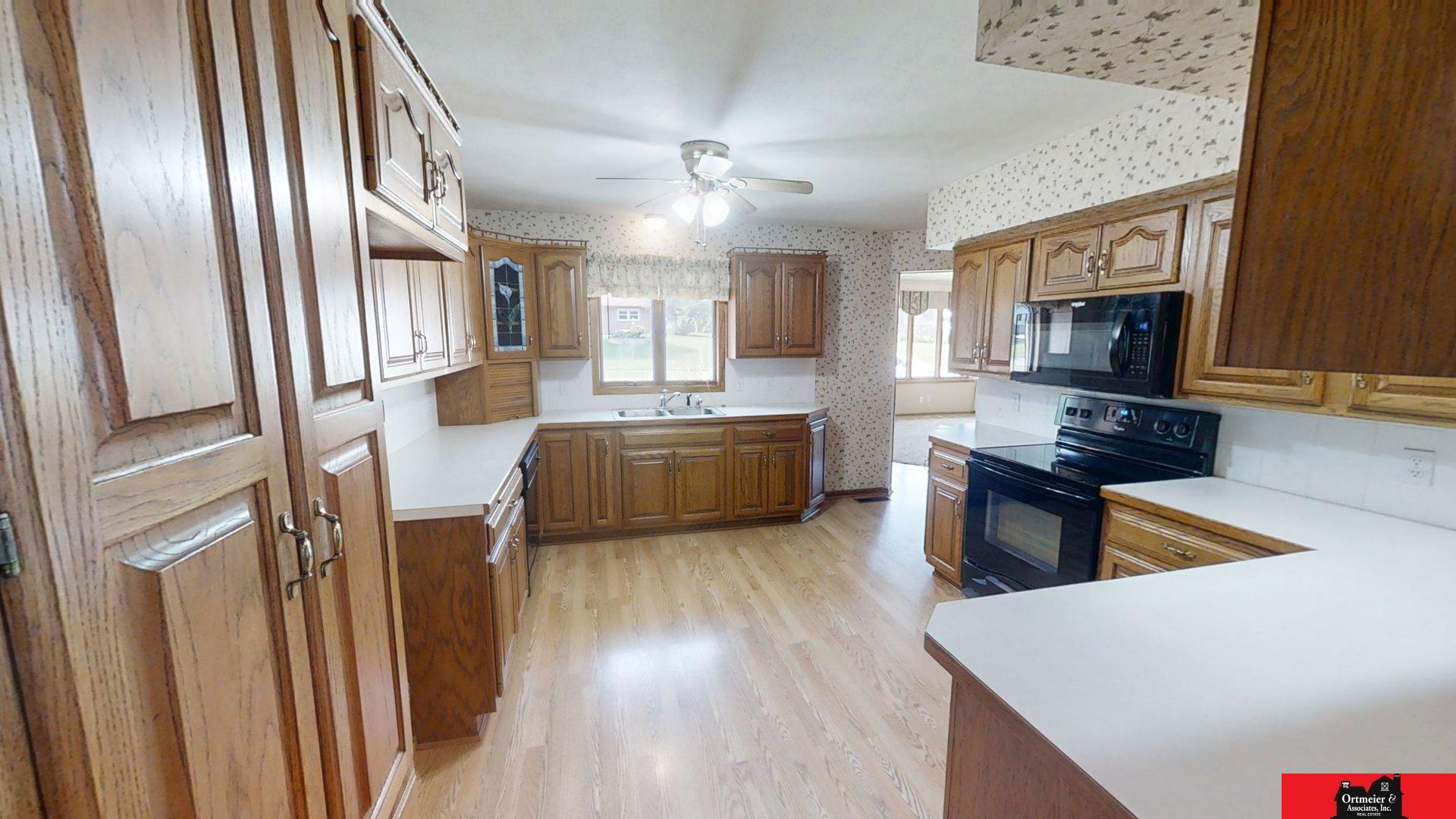 952 E Sherman Street