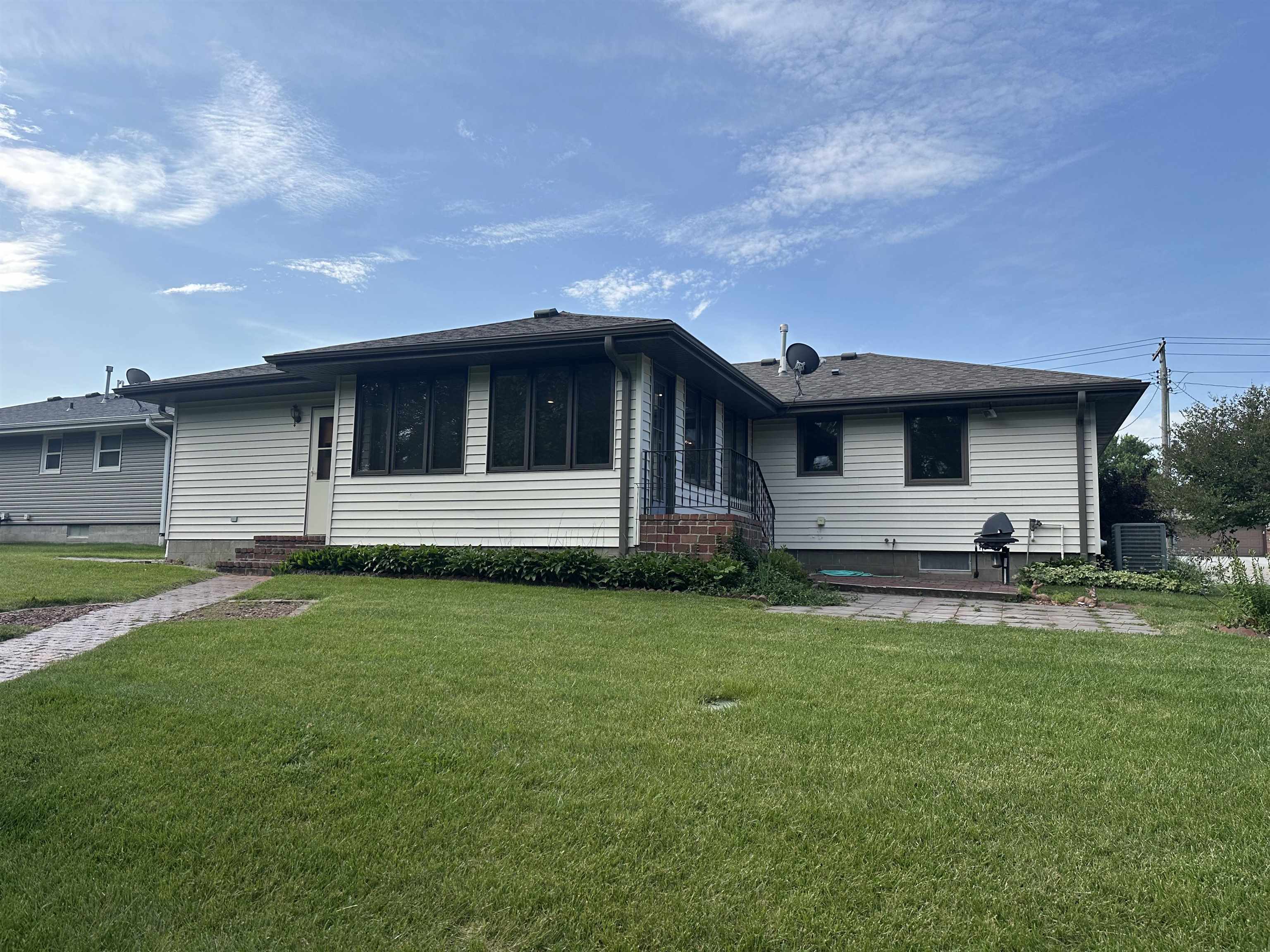 952 E Sherman Street