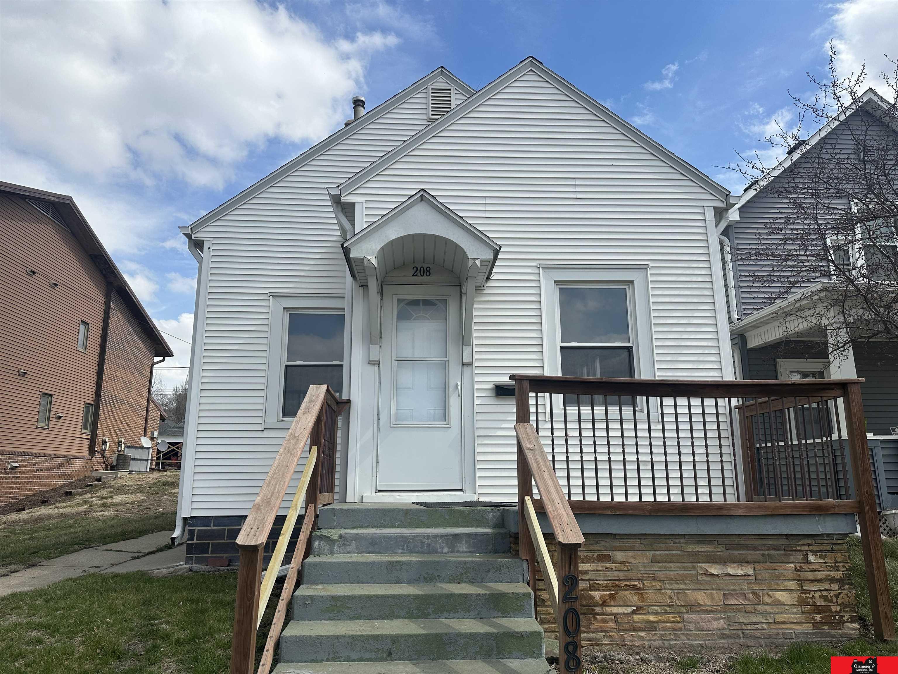 208 N Lincoln Street