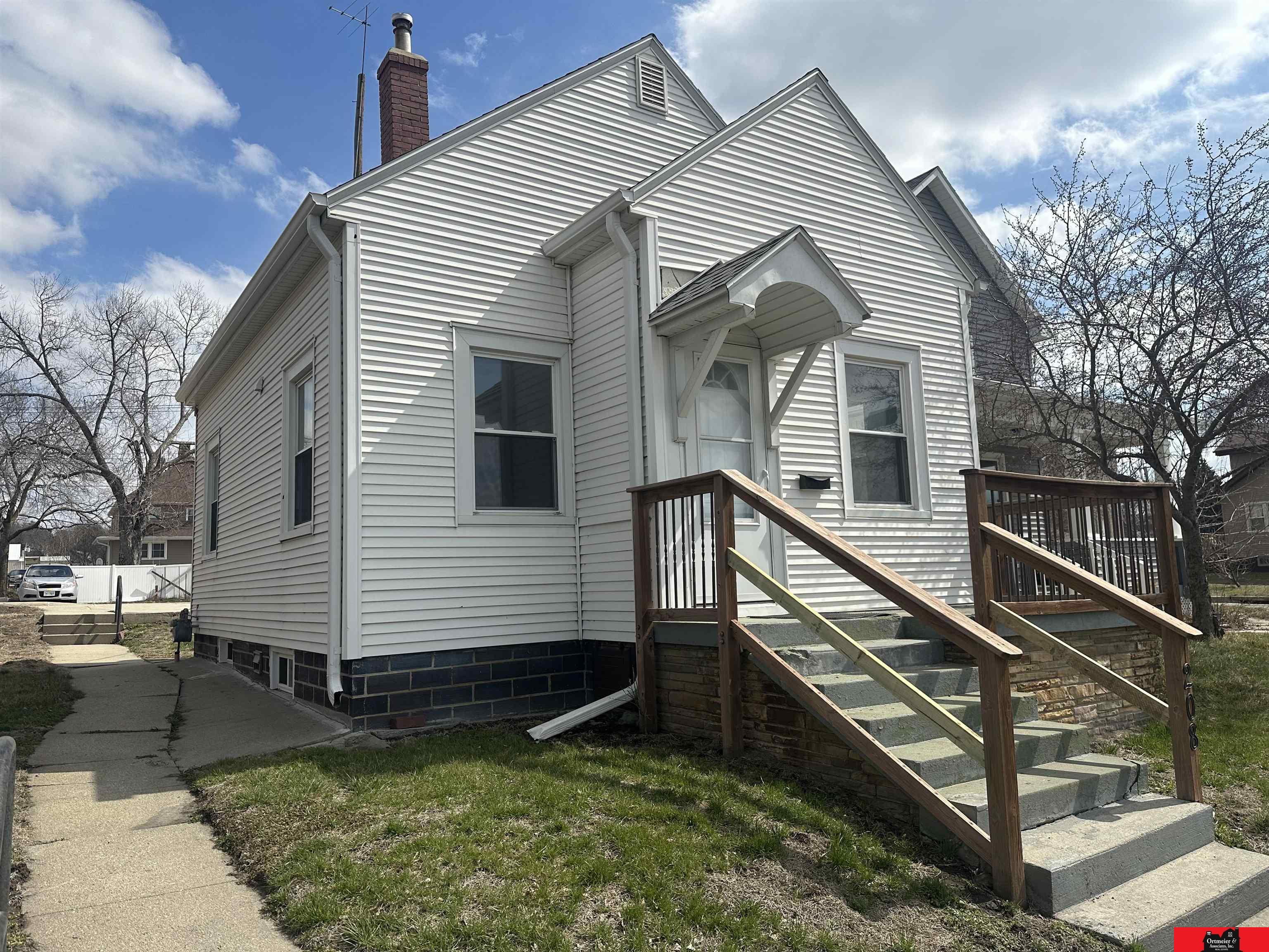 208 N Lincoln Street