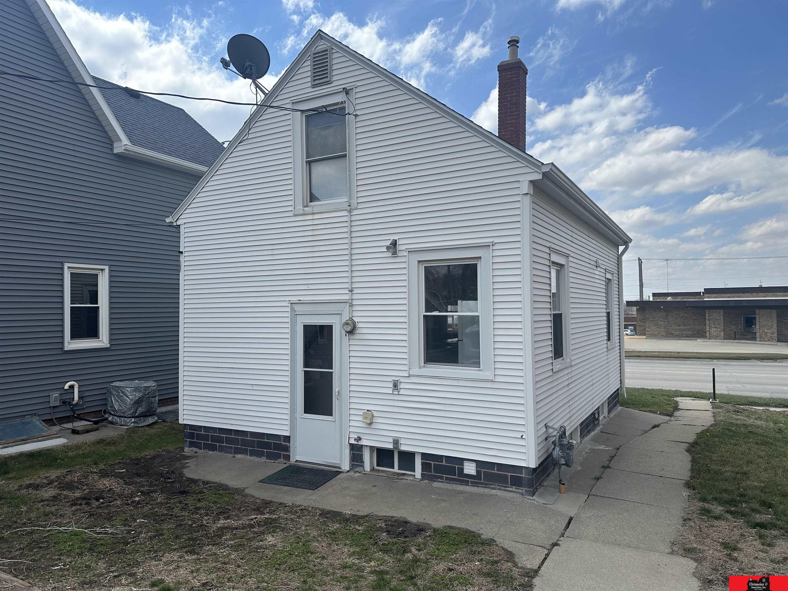 208 N Lincoln Street